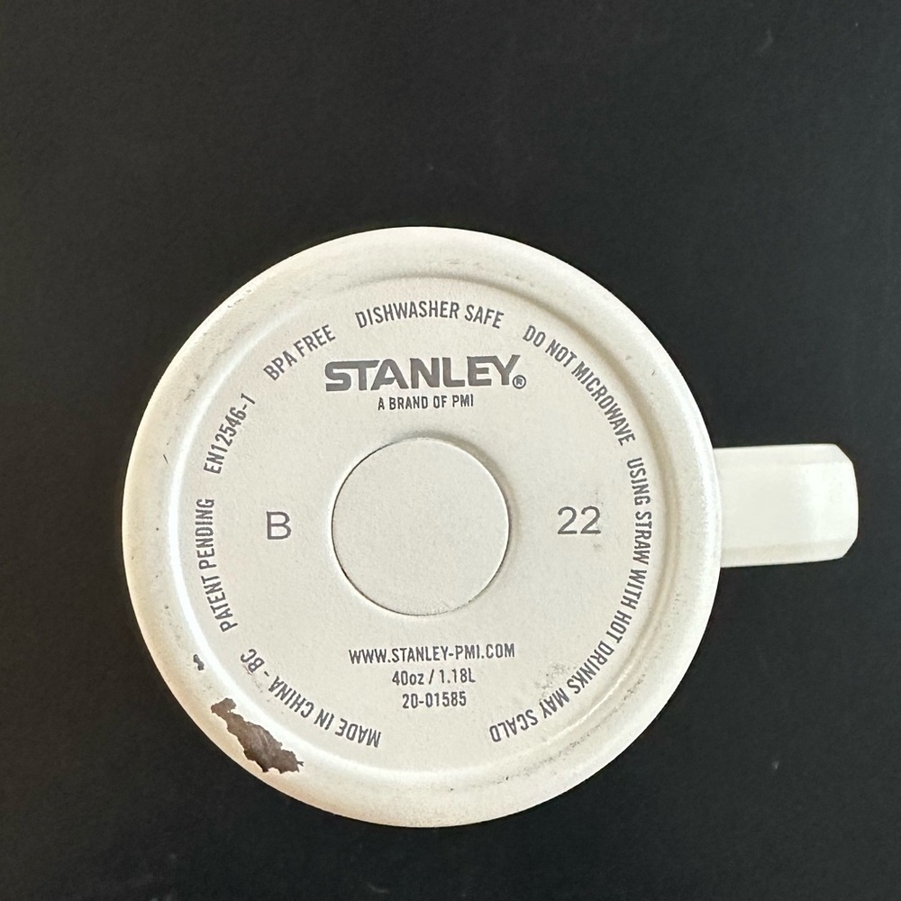 Stanley Quencher 40oz - Picture 4 of 8